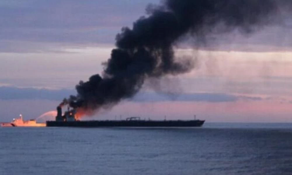 Τρεις αγνοούμενοι από έκρηξη σε ρωσικό πετρελαιοφόρο